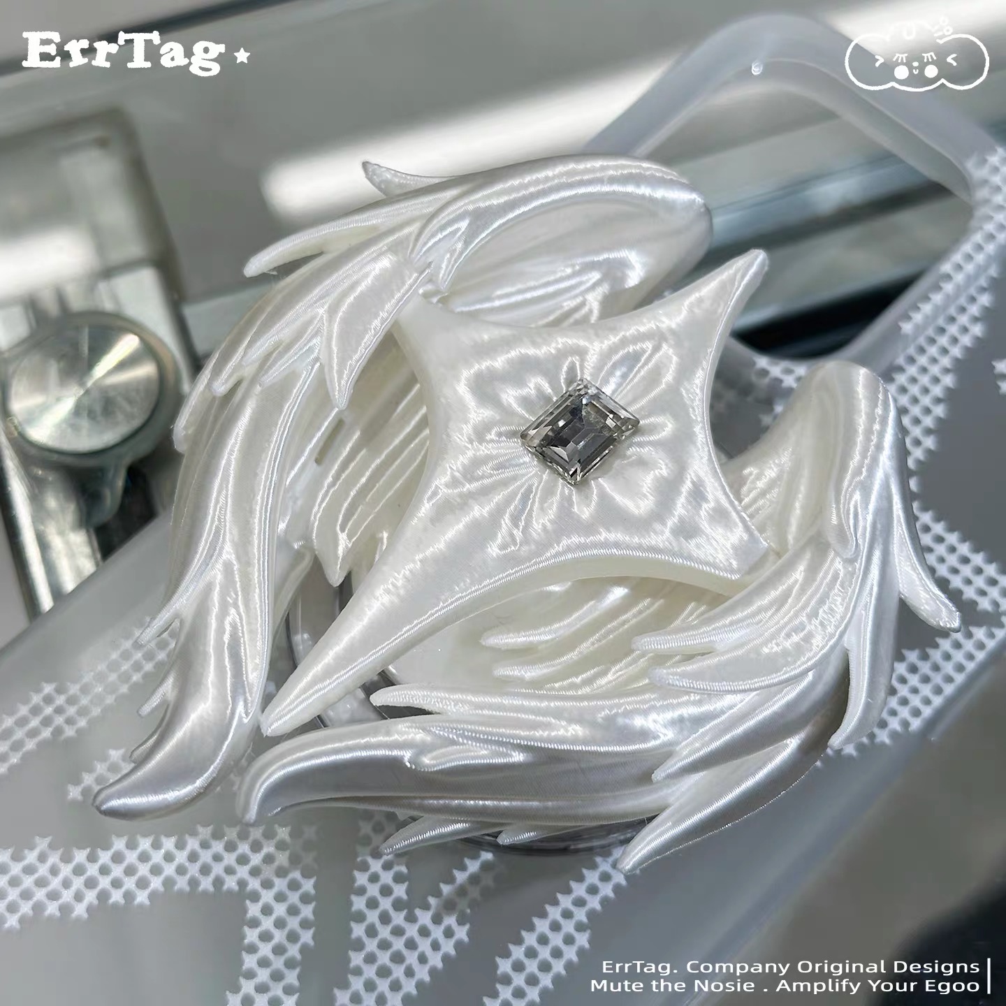 إر تاغ. حامل هاتف بتصميم أجنحة - مراجعة 3D Printing Zirconia وسعره